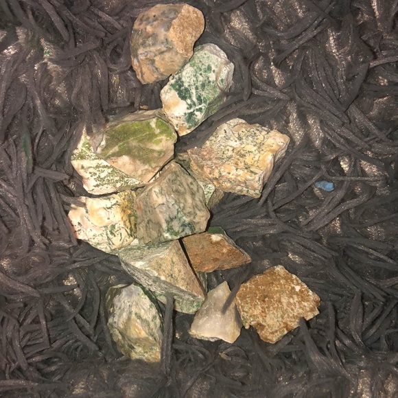 Rough chips Tree agate, made in India, 19-25mm - Picture 3 of 3